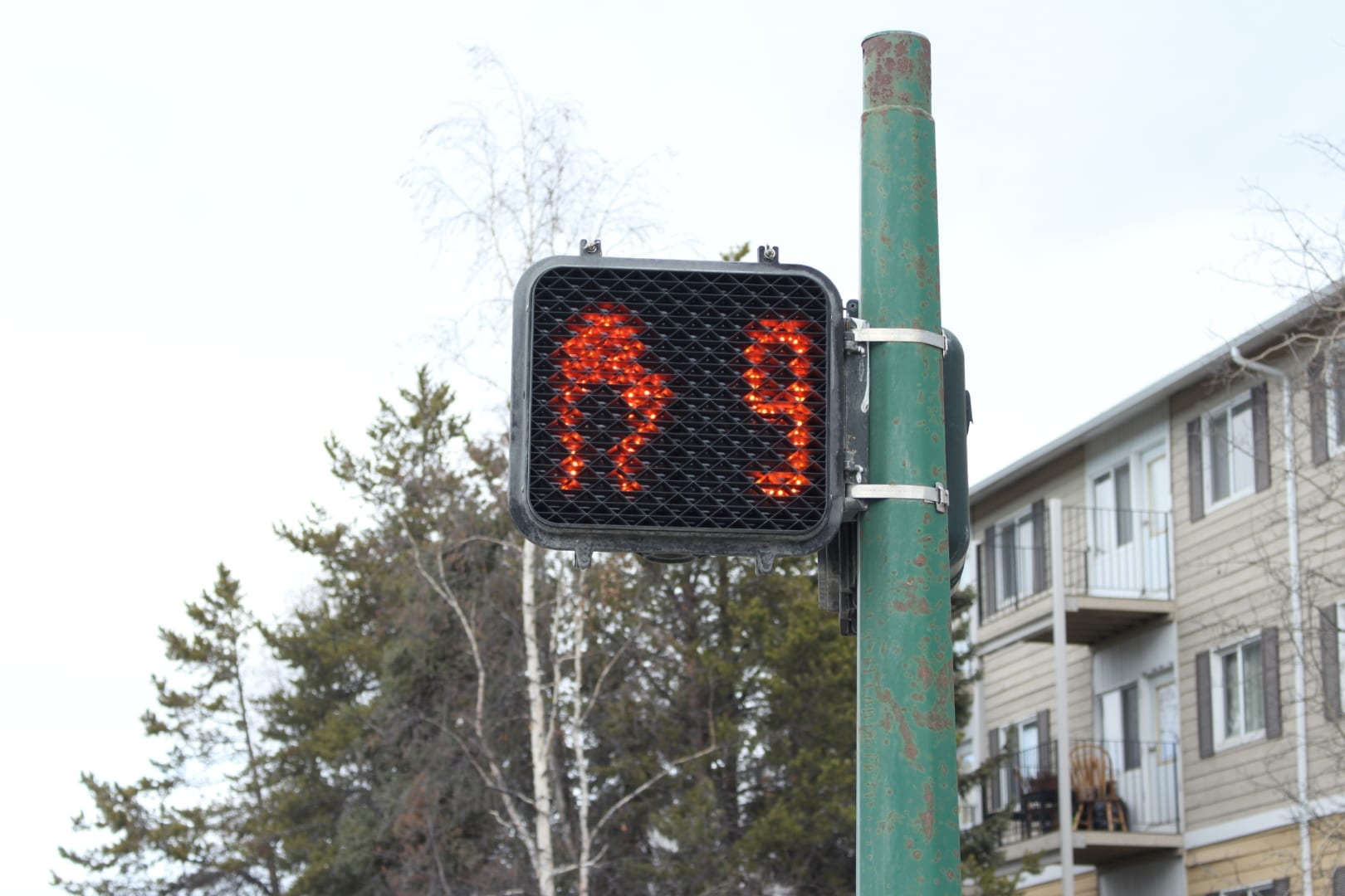 Brett McGarry / NNSL photo A relatively new countdown pedestrian crosswalk at Gitzel Rd. And Franklin Ave. Is one of three in the city. They have slowly been phased into the city since 2017.