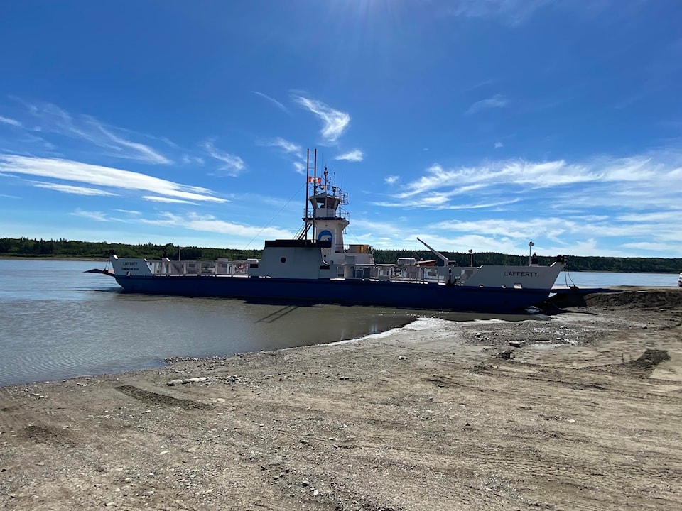 liard-river-ferry