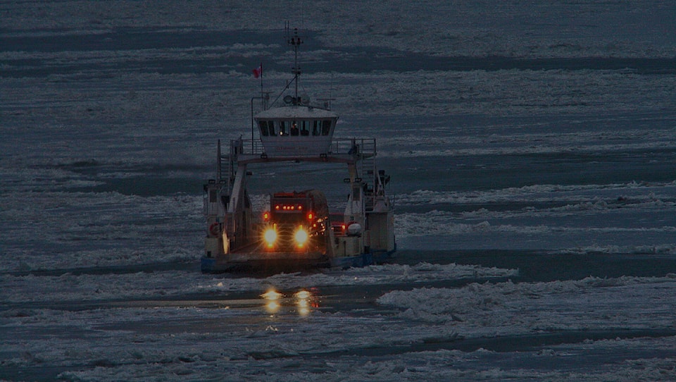 241031-inu-tsiigehtchicferrycloses