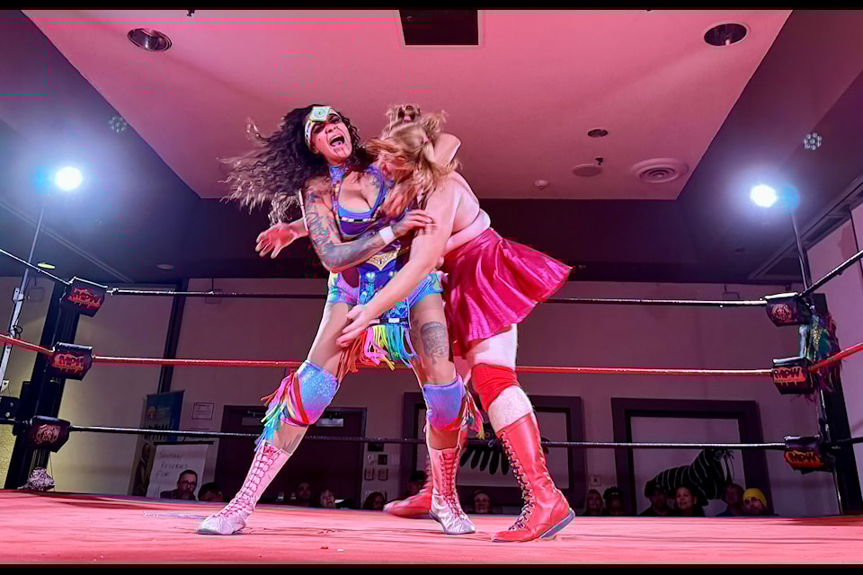 The Matriarch gets Precious Polly in a side headlock during their match. Jill Westerman/ϳԹ photo