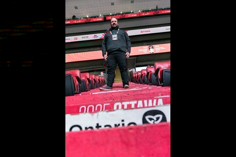 Thorsten Gohl has been shooting photos at the World Junior Hockey Championship in Ottawa and managed to help out the Germans while there. 