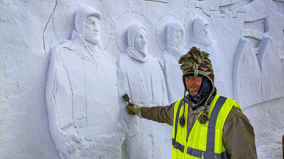 thumbnail_iceman-abe-abe-waterman-veteran-carver-returns-to-the-xxx-castle-with-this-remarkable-relief-carving-of-kings-ala-mt-rushmore