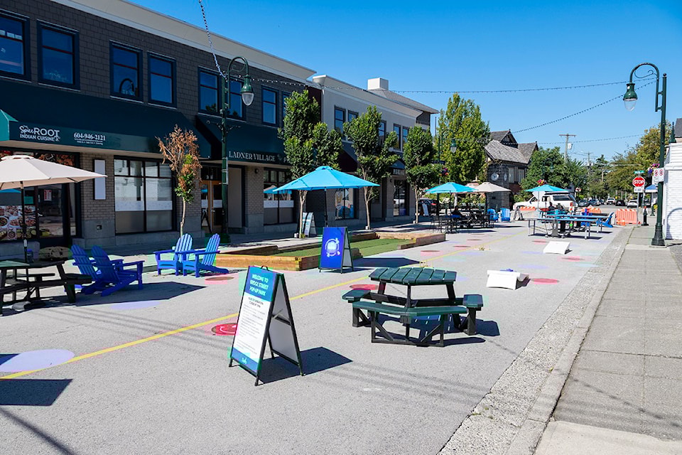 bridge-street-pop-up-park