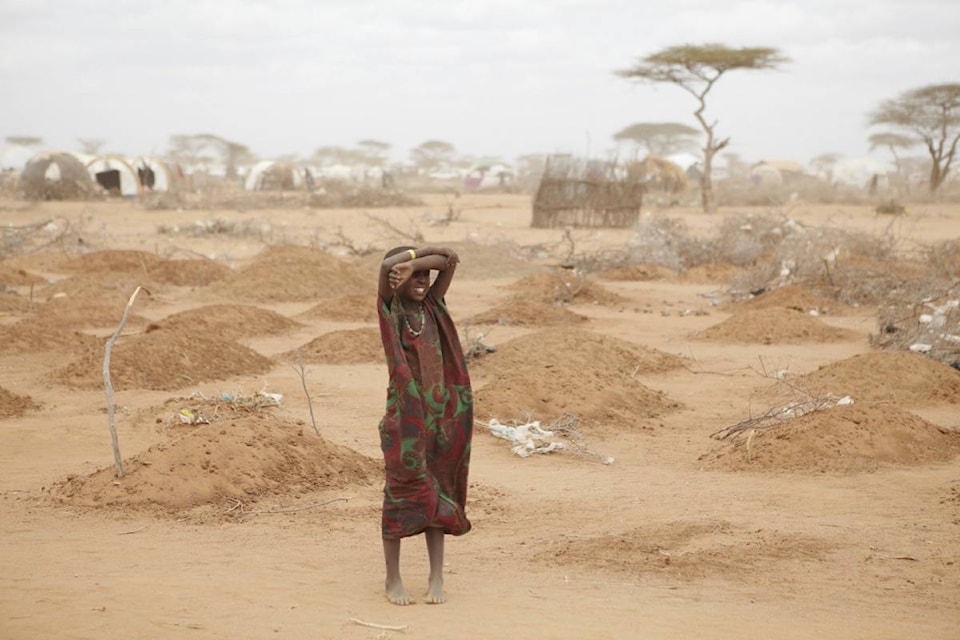 web1_170620-NDR-M-Oxfam_East_Africa_-_A_mass_grave_for_children_in_Dadaab