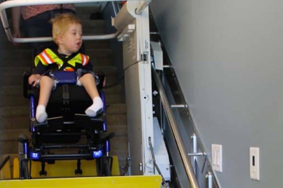web1_170622-BPD-M-ferry-boy-lift