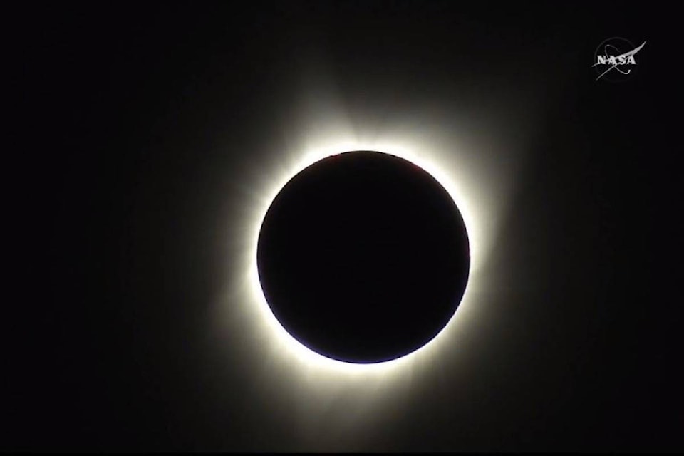 8183573_web1_170821-BPD-M-eclipse-2017