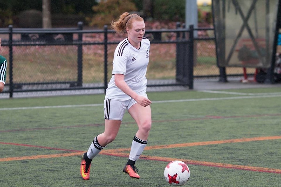 9240086_web1_171030-SNW-M-2017-2018-Douglas-College-Royals-Women-s-Soccer-Mikayla-Hamilton