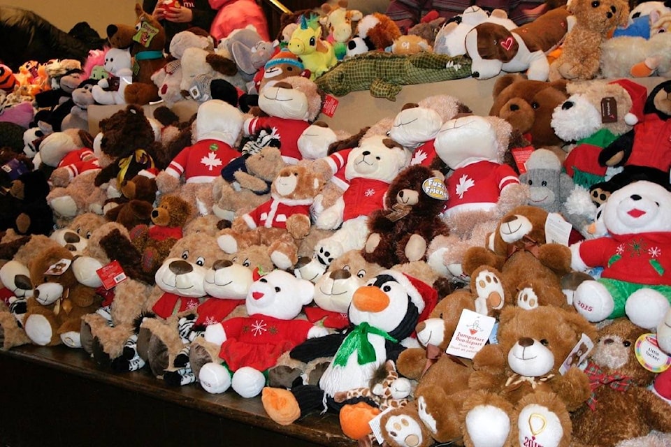 9407252_web1_171116-NDR-M-Toy-Drive-stuffies