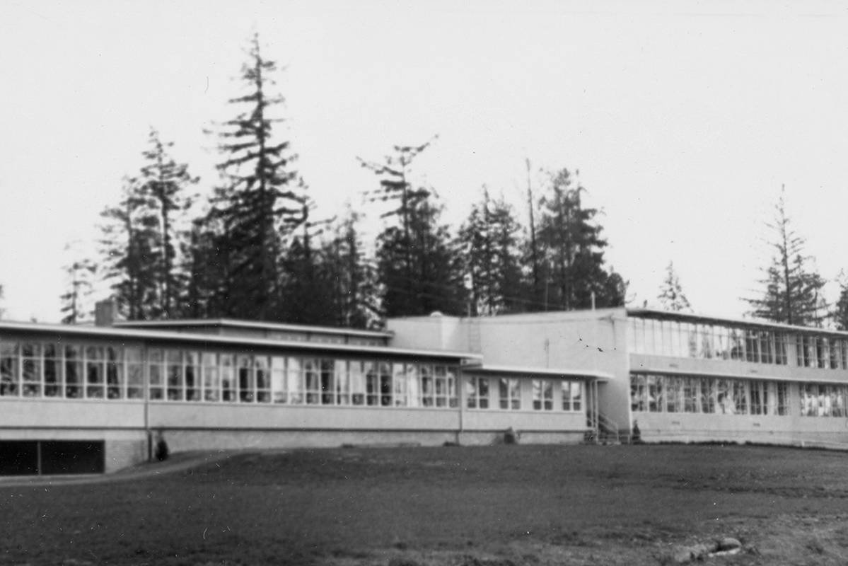 9524765_web1_171123-NDR-M-Annieville-School-circa-1960