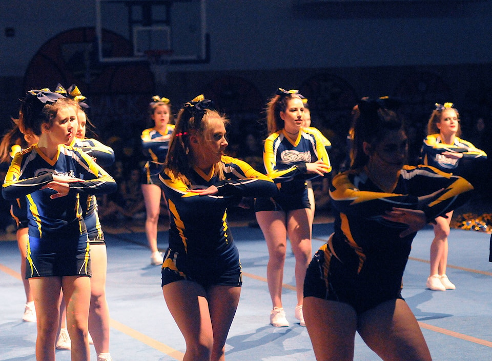 9590412_web1_CSSCheerTeam1