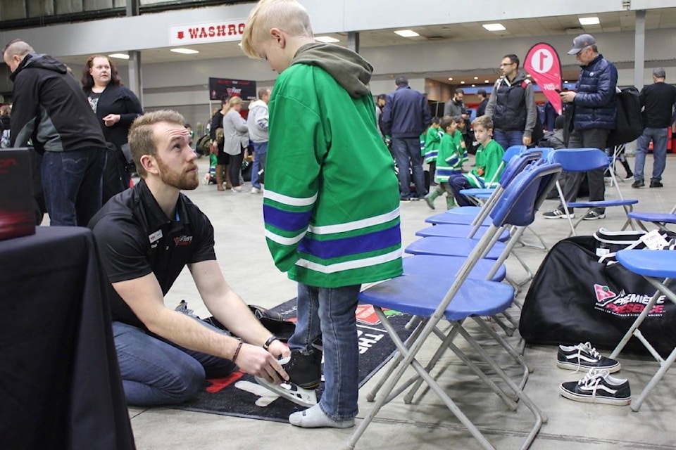 10413216_web1_180130-KidinFirstShiftHockey