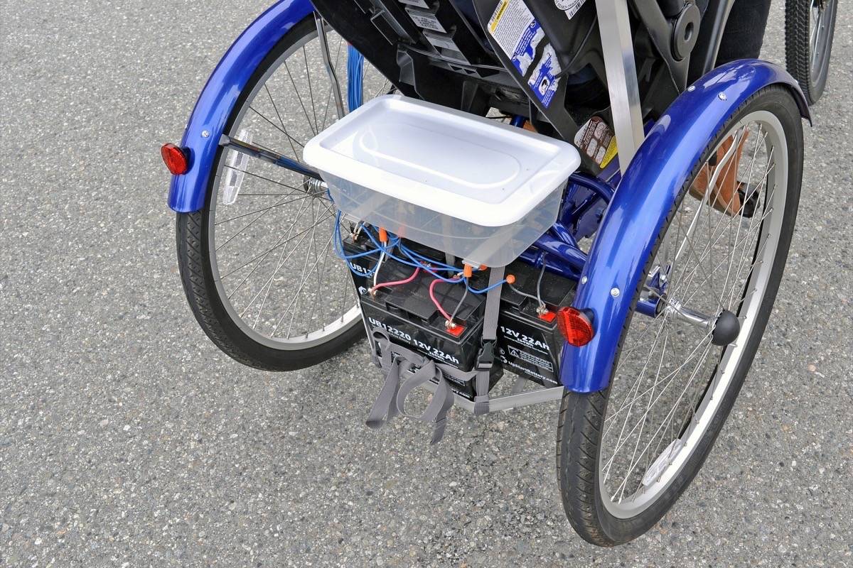 11115976_web1_180321-PAN-M-solar-bike-battery-th