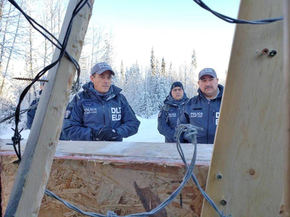 15113568_web1_190112-RCMP-at-Gitdumden-Facebook