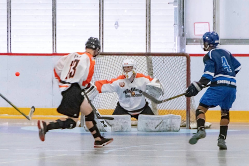 17275054_web1_190626-CLR-Ball-Hockey-Trip_1