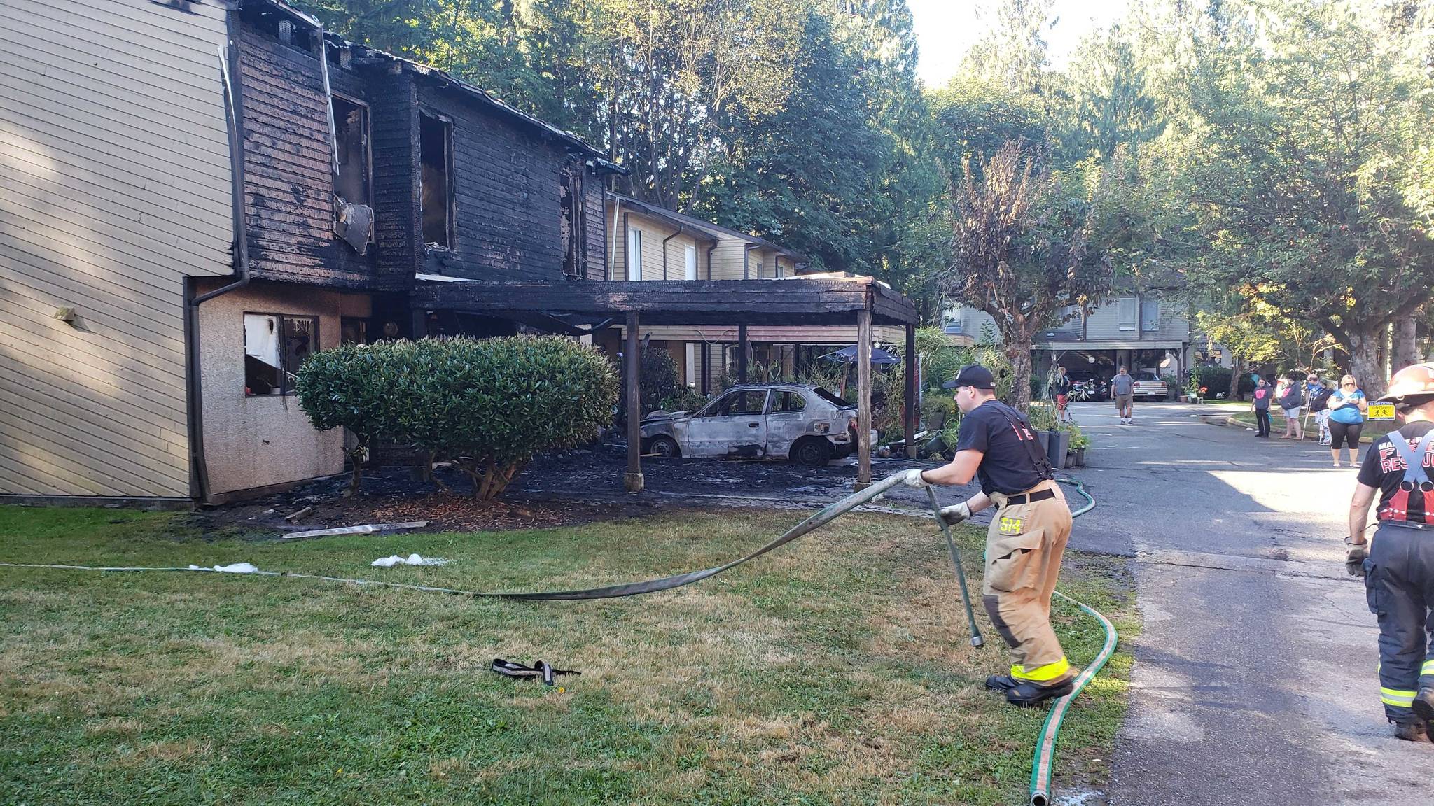 22607531_web1_200903-MRN-Townhouse-Fire-Maple-Ridge_4