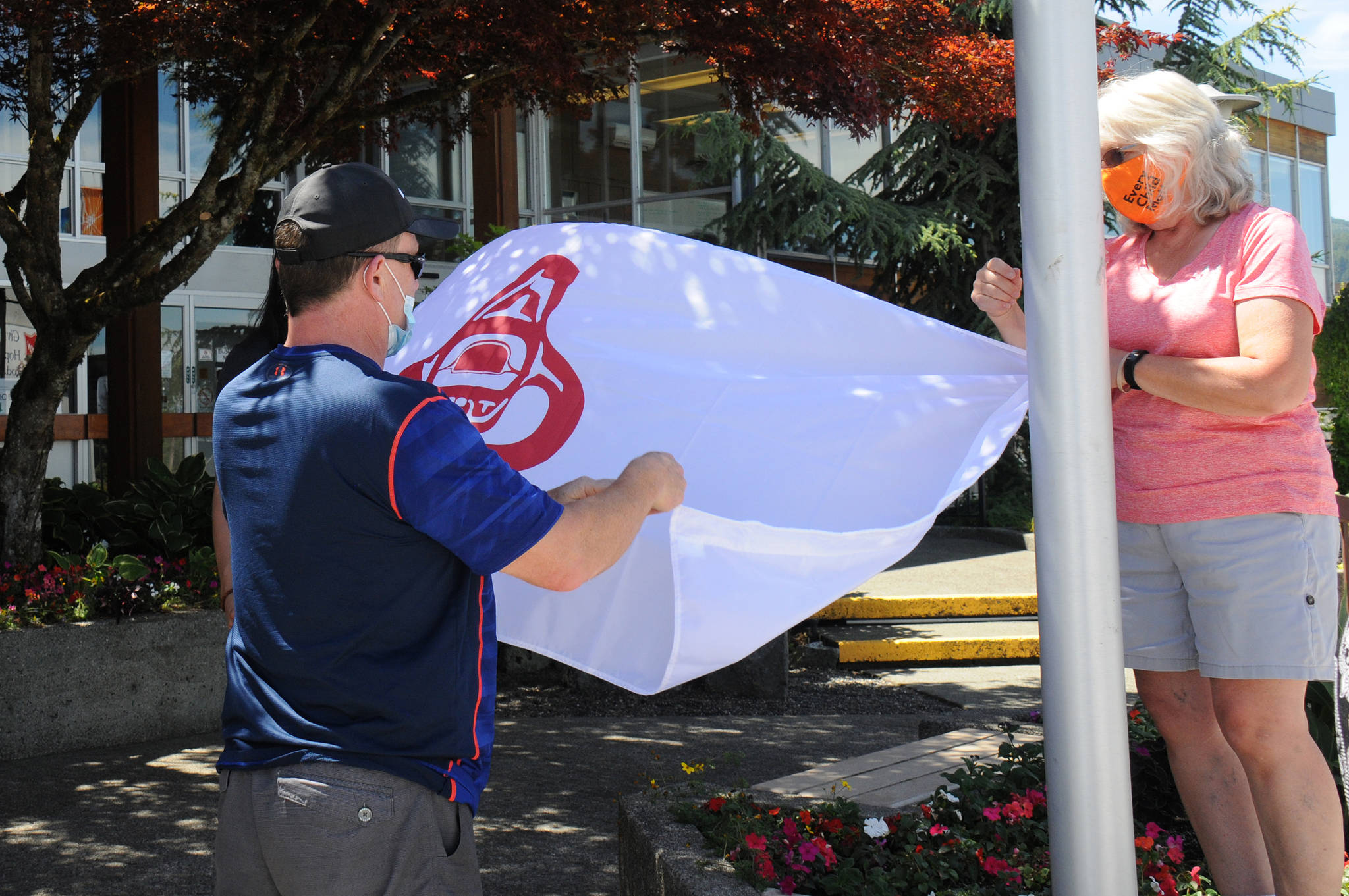 25589766_web1_210623-AVN-First-Nations-flag-raising-flags_6