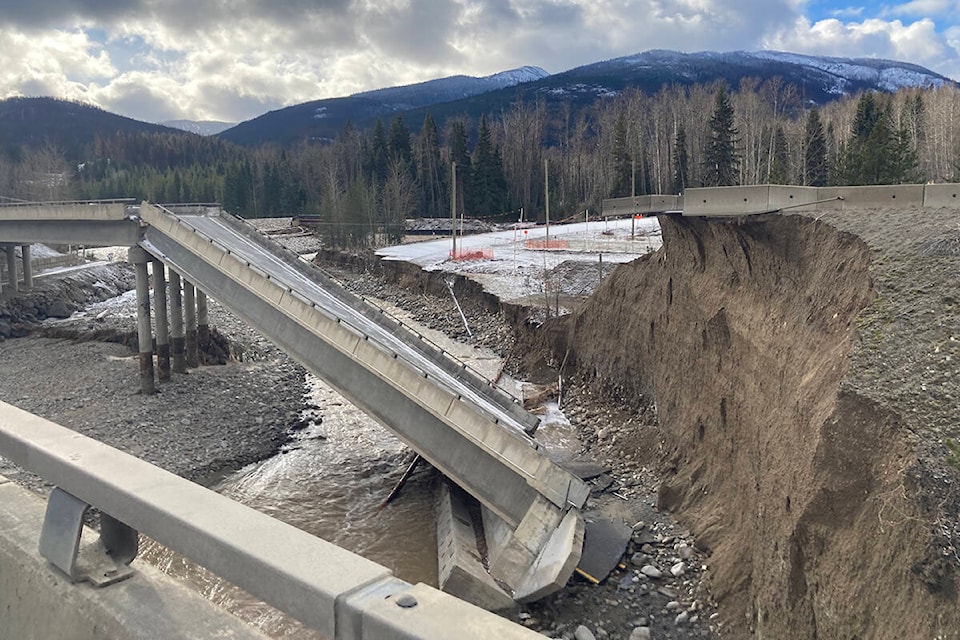 Photos from the transportation ministry show the Coquihalla collapse roughly halfway between Hope and Merrritt. (BC Transportation)