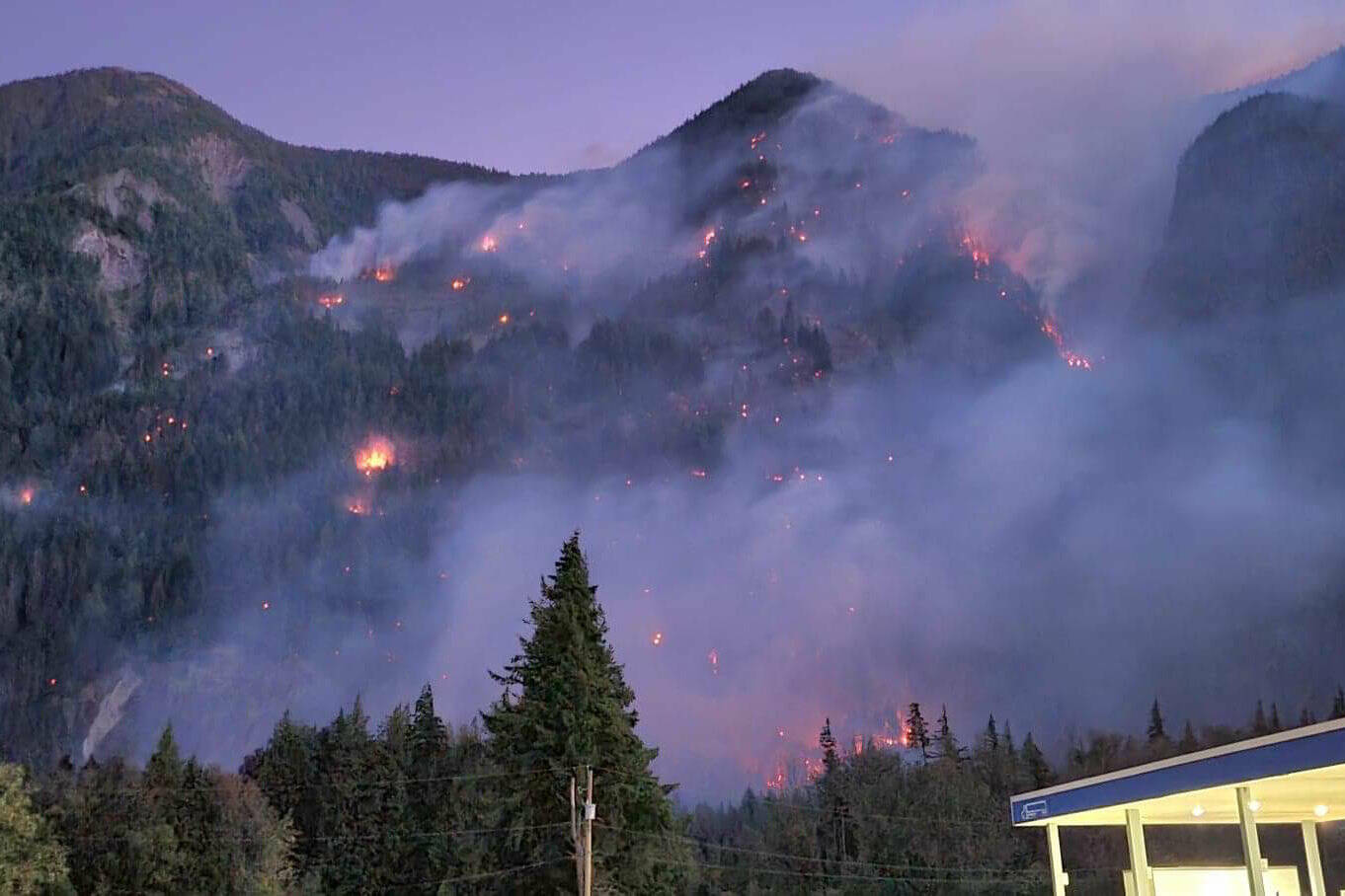 Smoke from a wildfire near Hope taken at 8 p.m. on Sept. 9, 2022. (William Snow photo)