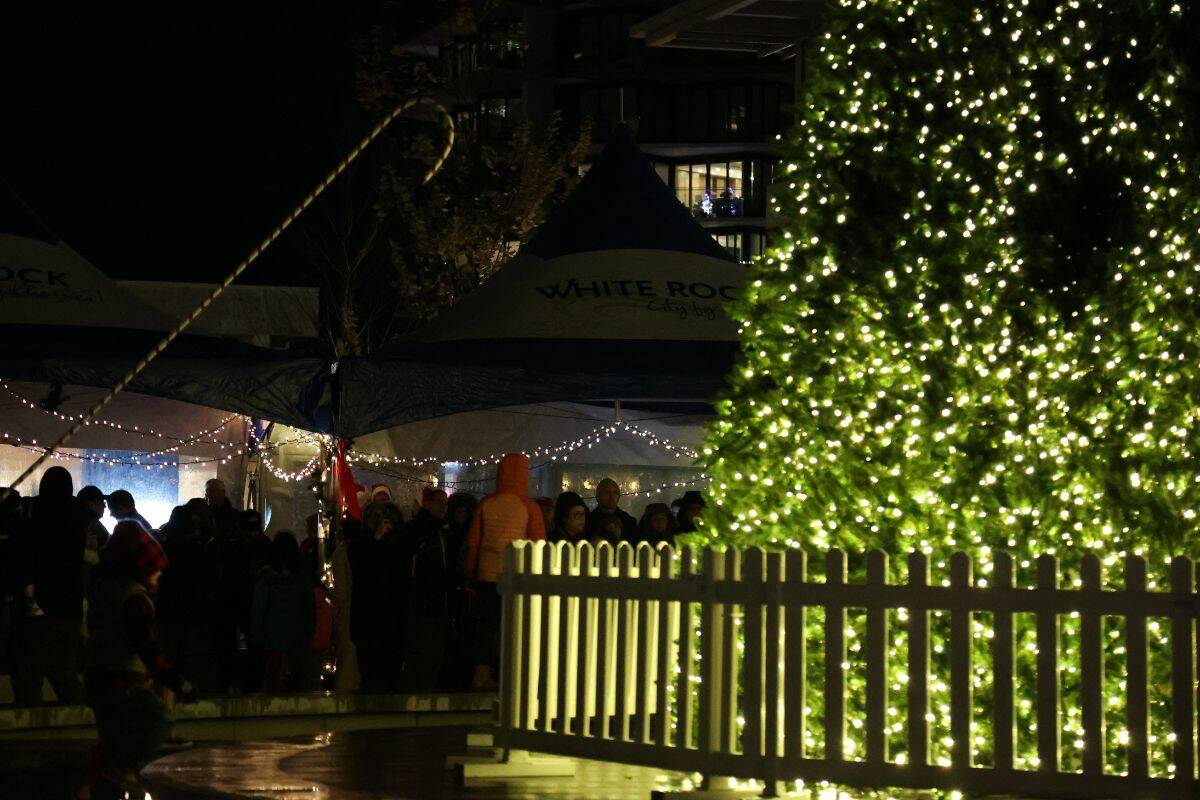 The Christmas on the Peninsula festival in Miramar Village Plaza in White Rock on Nov. 26. (Photo: Anna Burns)