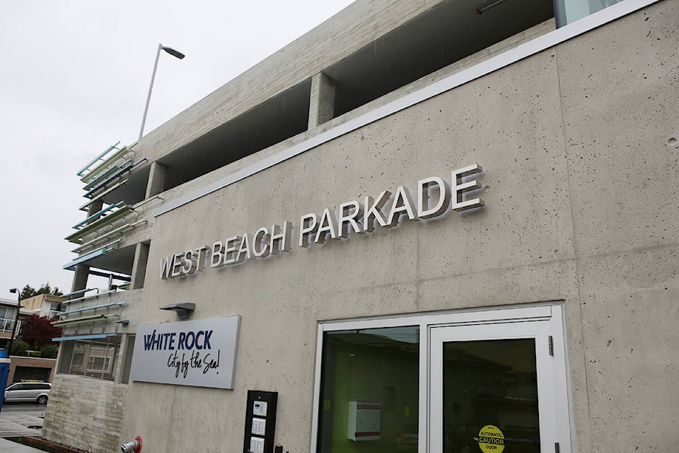 31714329_web1_parkade211