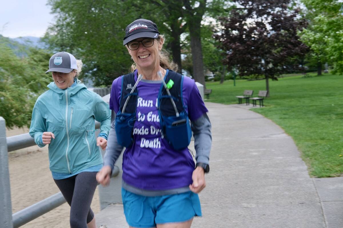 In Lakeside Park in Nelson, Jessica Michalofsky begins her run to Victoria. She is running to promote the need for a safe supply of drugs and to decrease the stigma attached to illicit drug deaths. Michalofskys son Aubrey died of a drug overdose in 2022. Photo: Bill Metcalfe