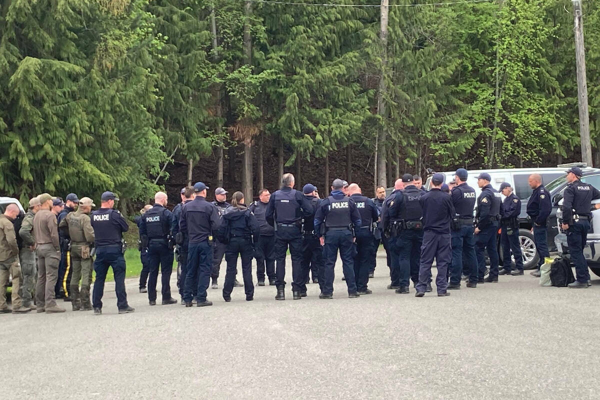 The RCMP had a significant presence when logging protesters were arrested May 17, 2022, near Argenta. Photo: Breanne Hope