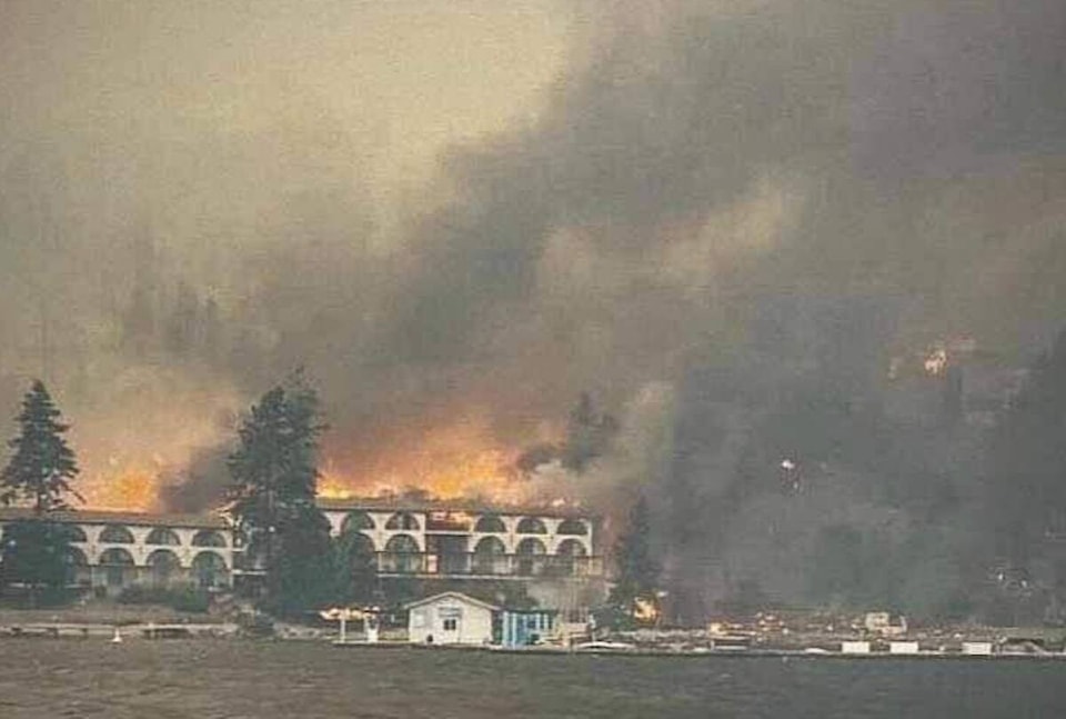 33643459_web1_230824-KCN-Resort-wildfire-_1