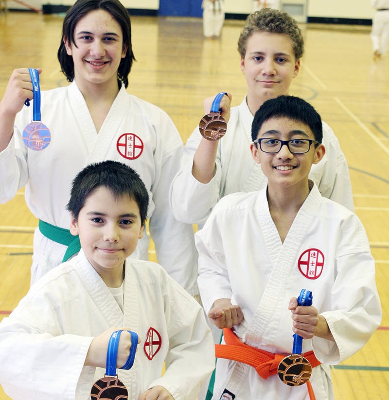 11075648_web1_Karate201841173933624