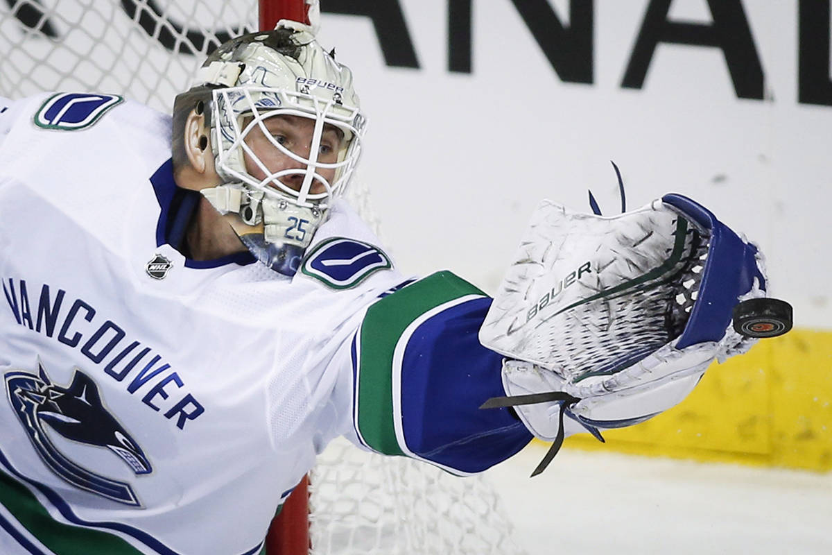 13862159_web1_181006-IFD-Canucks-Markstrom