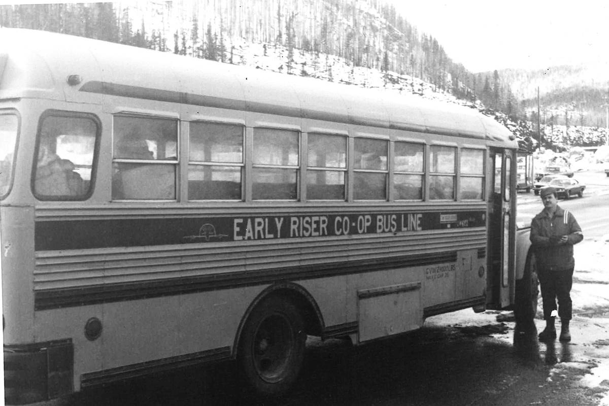 19171448_web1_Alan-and-bus---2