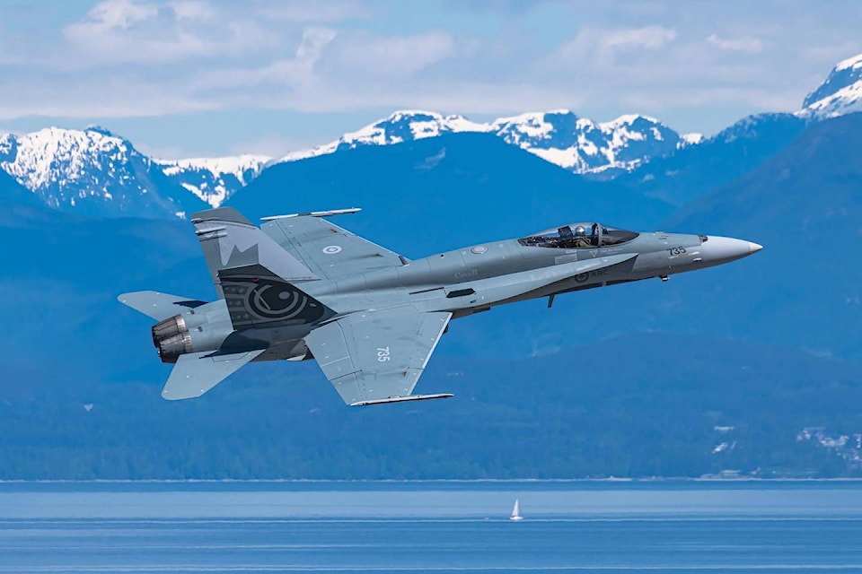 26154919_web1_210819-TST-cf-18.fighter