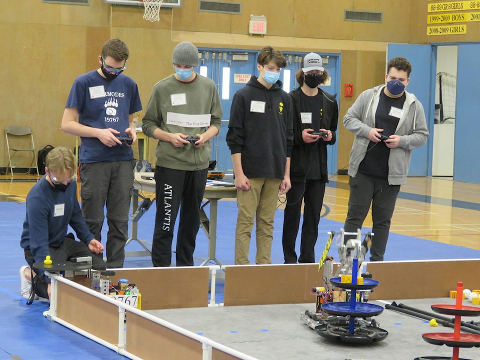 28120697_web1_220217-NSE-robotics-event-kitimat-match_1