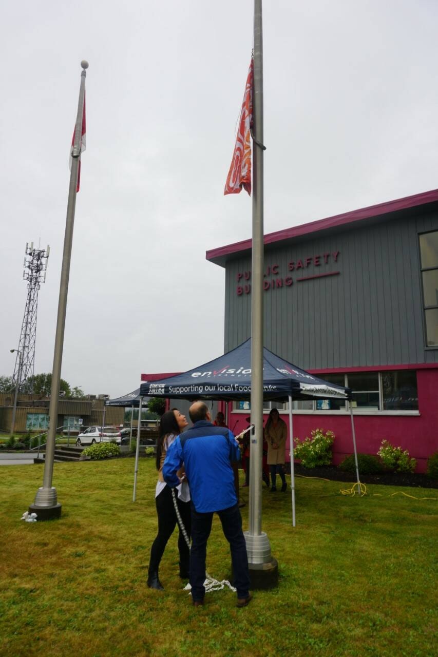 30301400_web1_220915-NSE-orange-flag-raised-kitimat_2