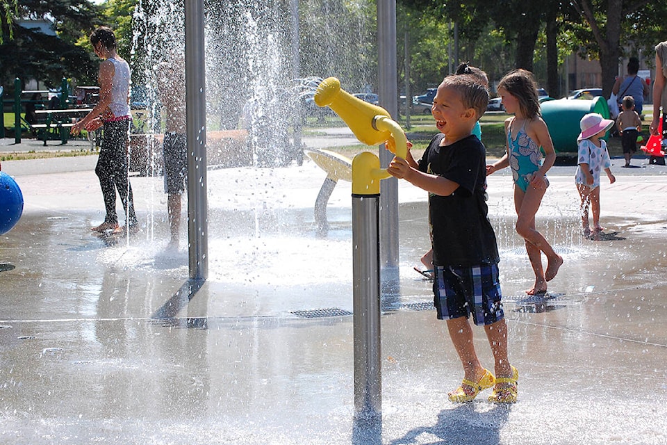 31249416_web1_TST-Splash-park-heat-advisory-web2