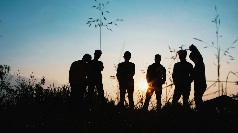 240813-youth-teenagers-group