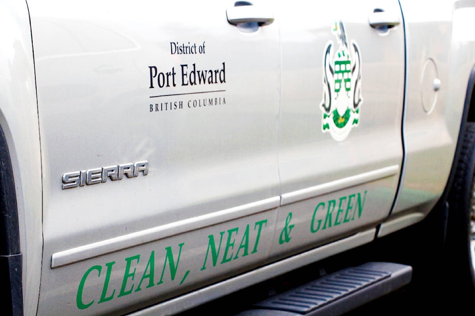 web1_Port-Edward.Clean.Neat.Green