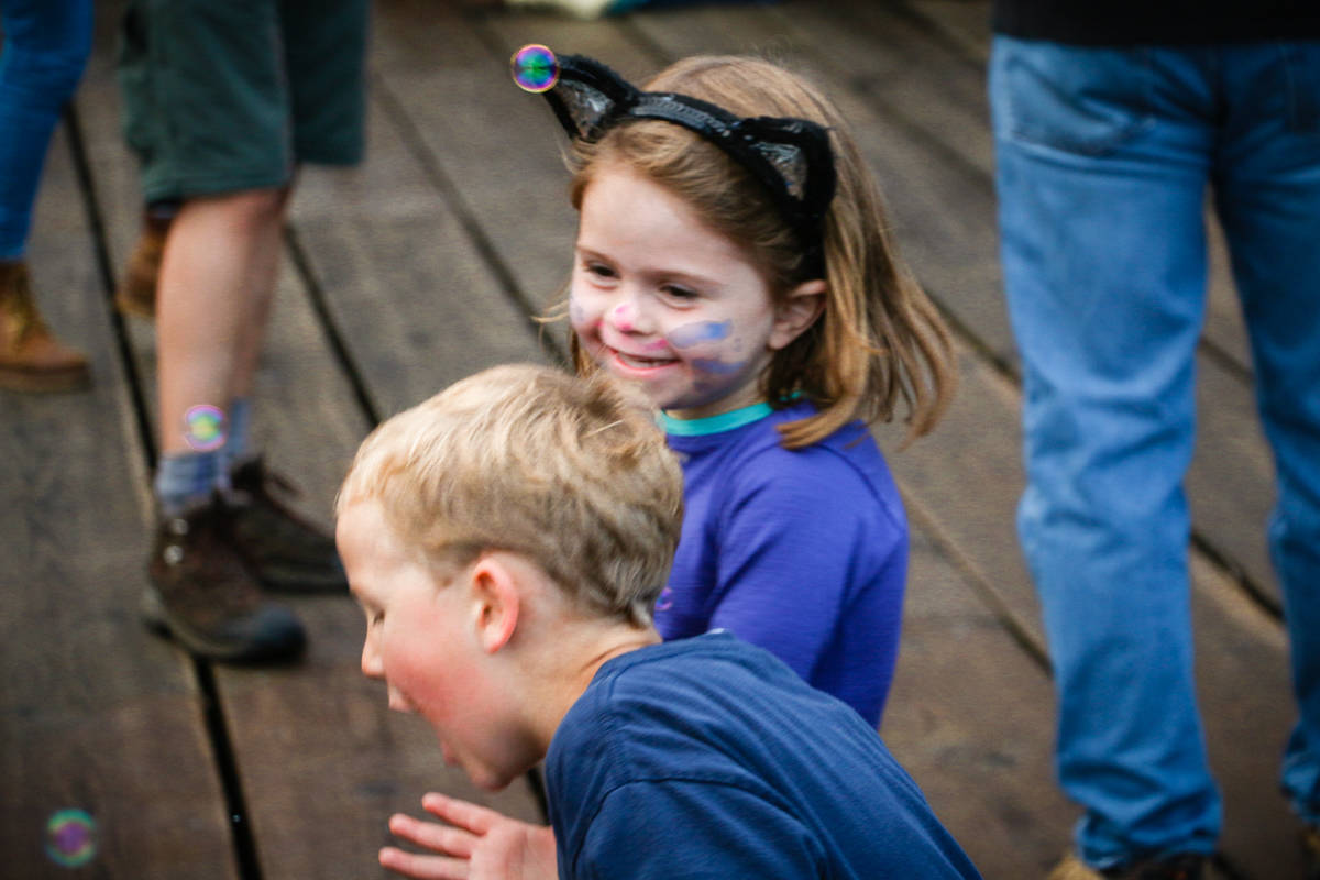 7730810_web1_EllaPalmer.Bubbles.Intertidal.SL.17