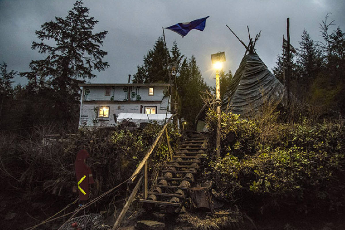 8811056_web1_WEB.JeffreyNicholls.Protest-camp-on-Lelu-Island-in-northwestern-B.C.-site-of-the-proposed-Pacific-NorthWest-LNG-facility