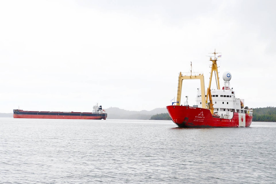 9938176_web1_WEB.CanadaC3ComingIntoPRHarbour.SL