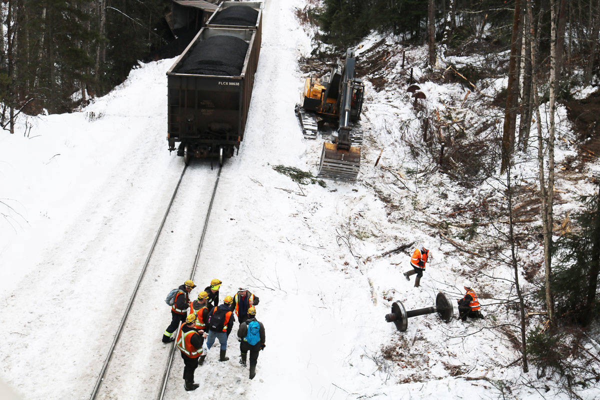 10260931_web1_WEB-PRU-Hazelton-coal-train-derailment-3