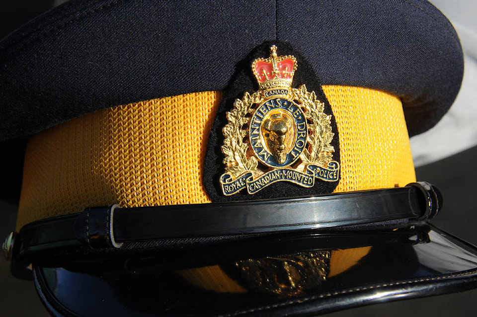 11666952_web1_RCMP-hatbadge-jan2018_0601