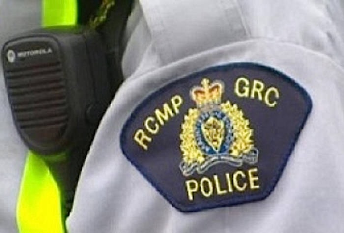 14026660_web1_RCMP---shoulder-patch