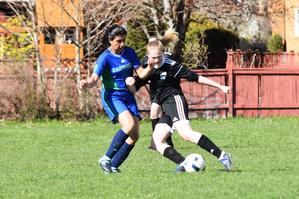 16622699_web1_090502-PRU-CHSS-Soccer-Submitted1