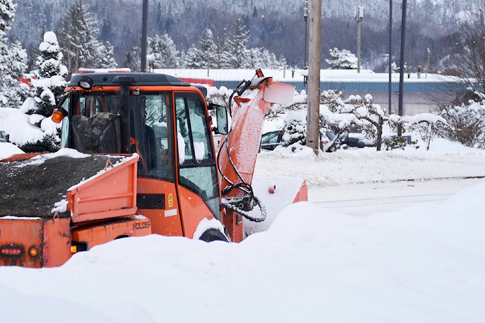 20398469_web1_copy_200203-TST-snowfall-warning-kitimat-terrace-PLOW_1