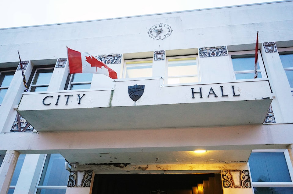 21002774_web1_CityHall.SL