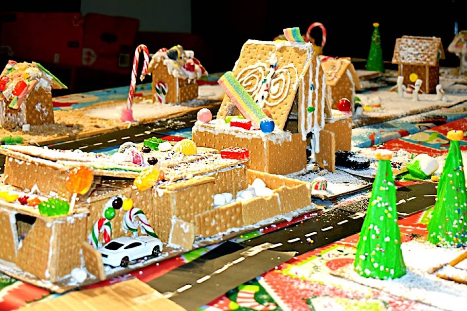 23663768_web1_201224-PRU-Gingerbread-house-project-Gingerbread-village_1