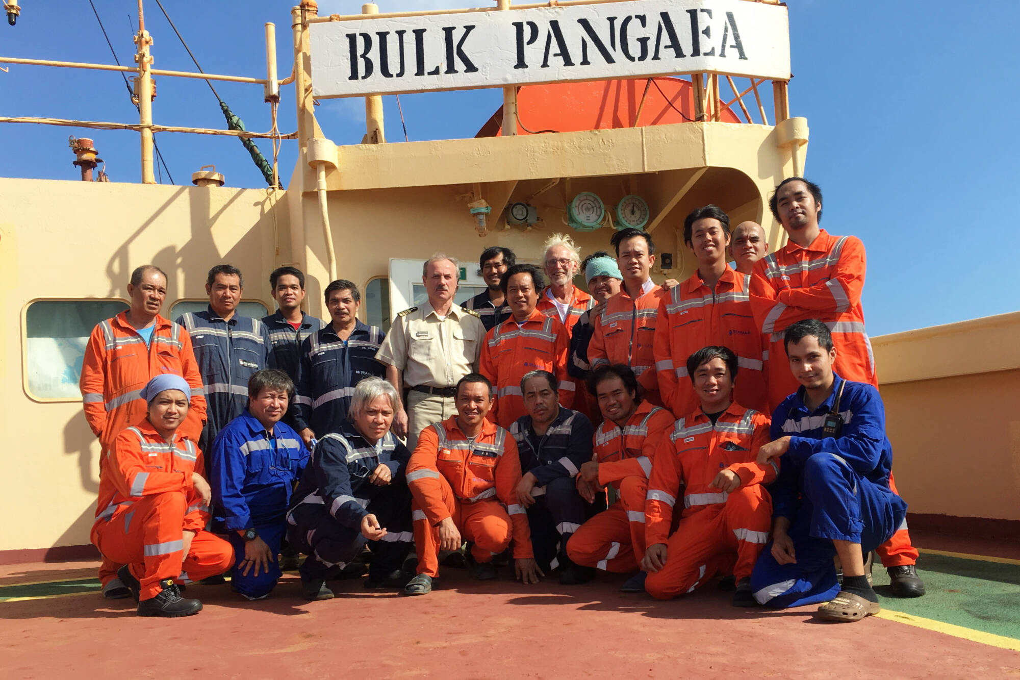 28281372_web1_copy_220302-SAA-rescue-boat-crew2