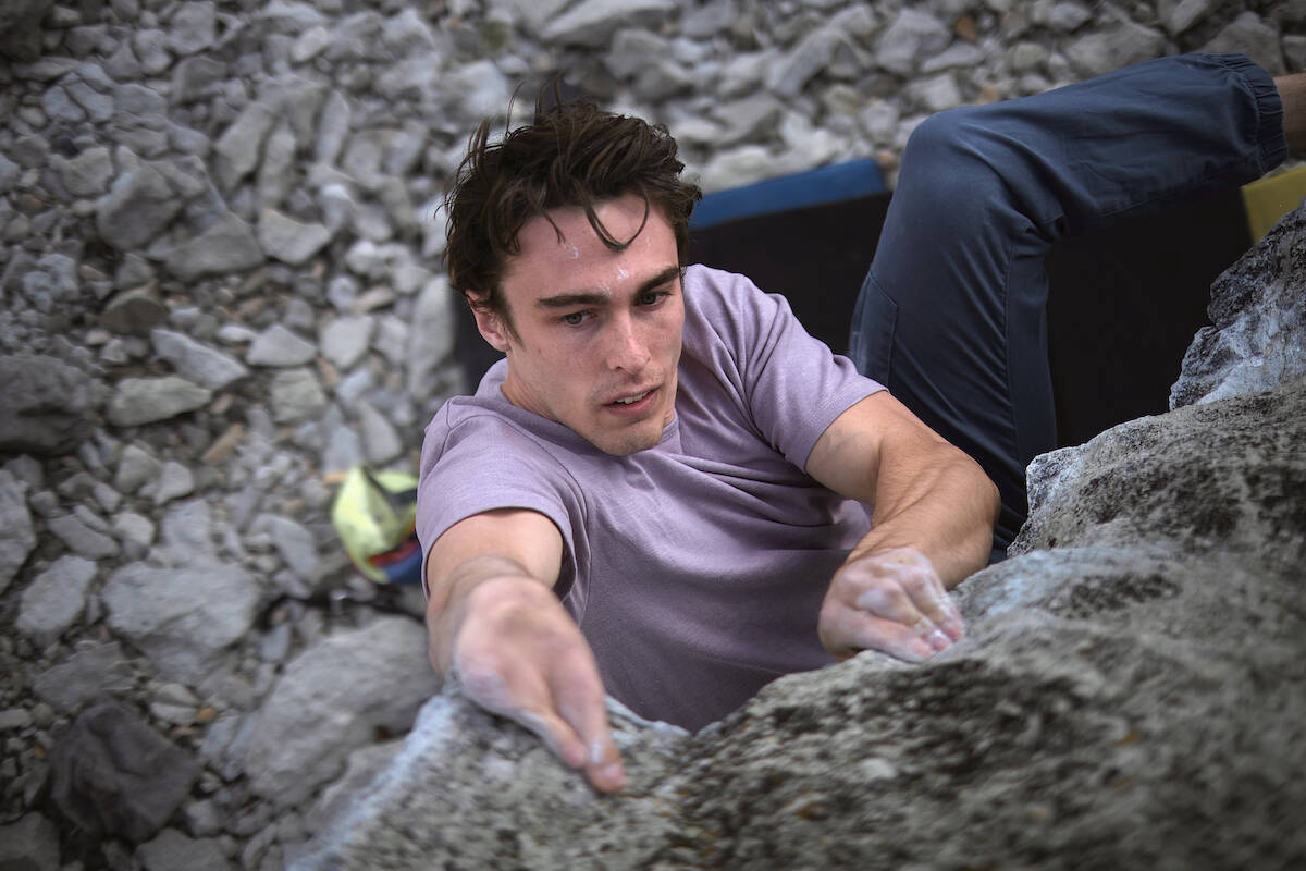 32362666_web1_230413-KCN-climber-pics_9