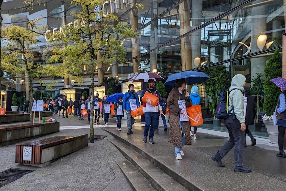 34058293_web1_231005-SUL-SFU-Strikes-Surrey_1