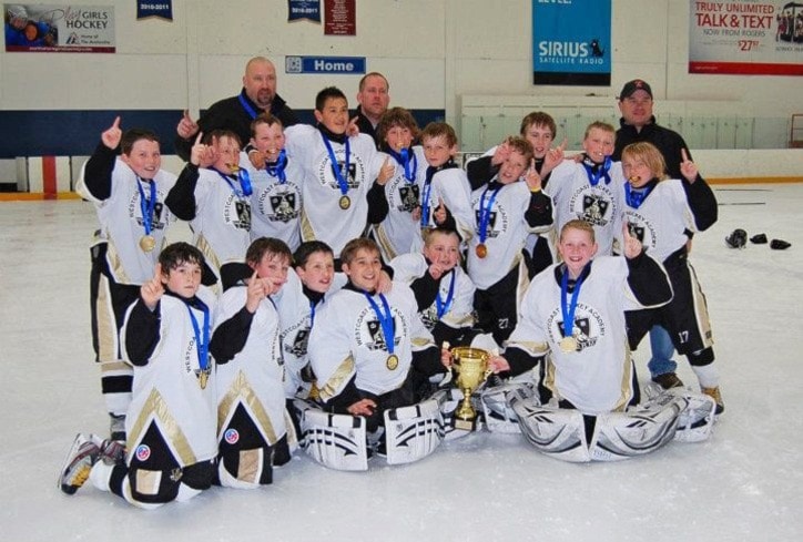 13460porthardyS-hockey-select-gold-medals-23